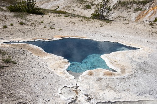 Black sand geyser bassin